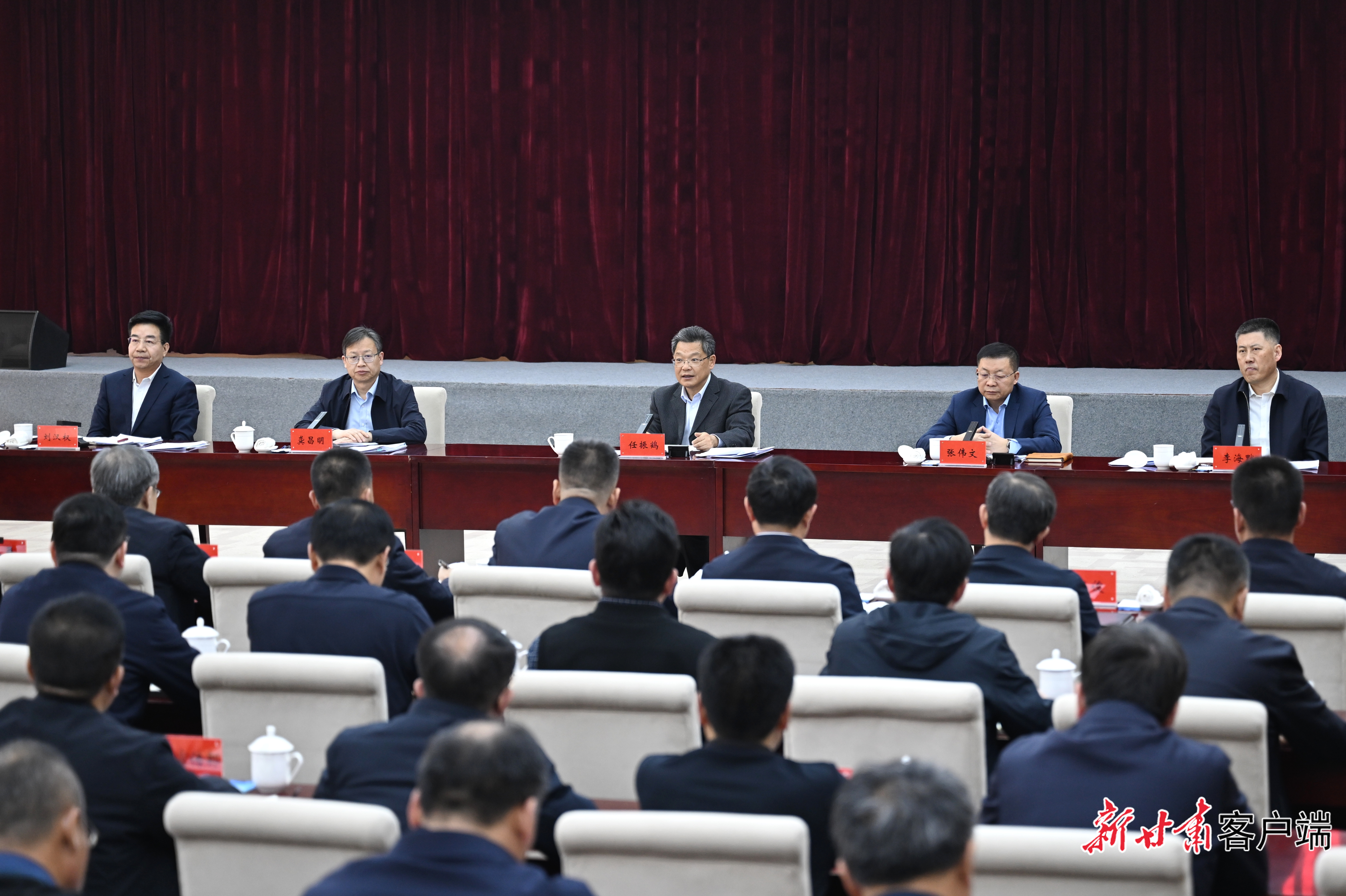 2月28日,按照全省民生领域信访问题集中治理工作安排,省委副书记、省长任振鹤来到临夏州,指导民生领域信访问题集中治理工作。新甘肃·甘肃日报记者 盛学卿