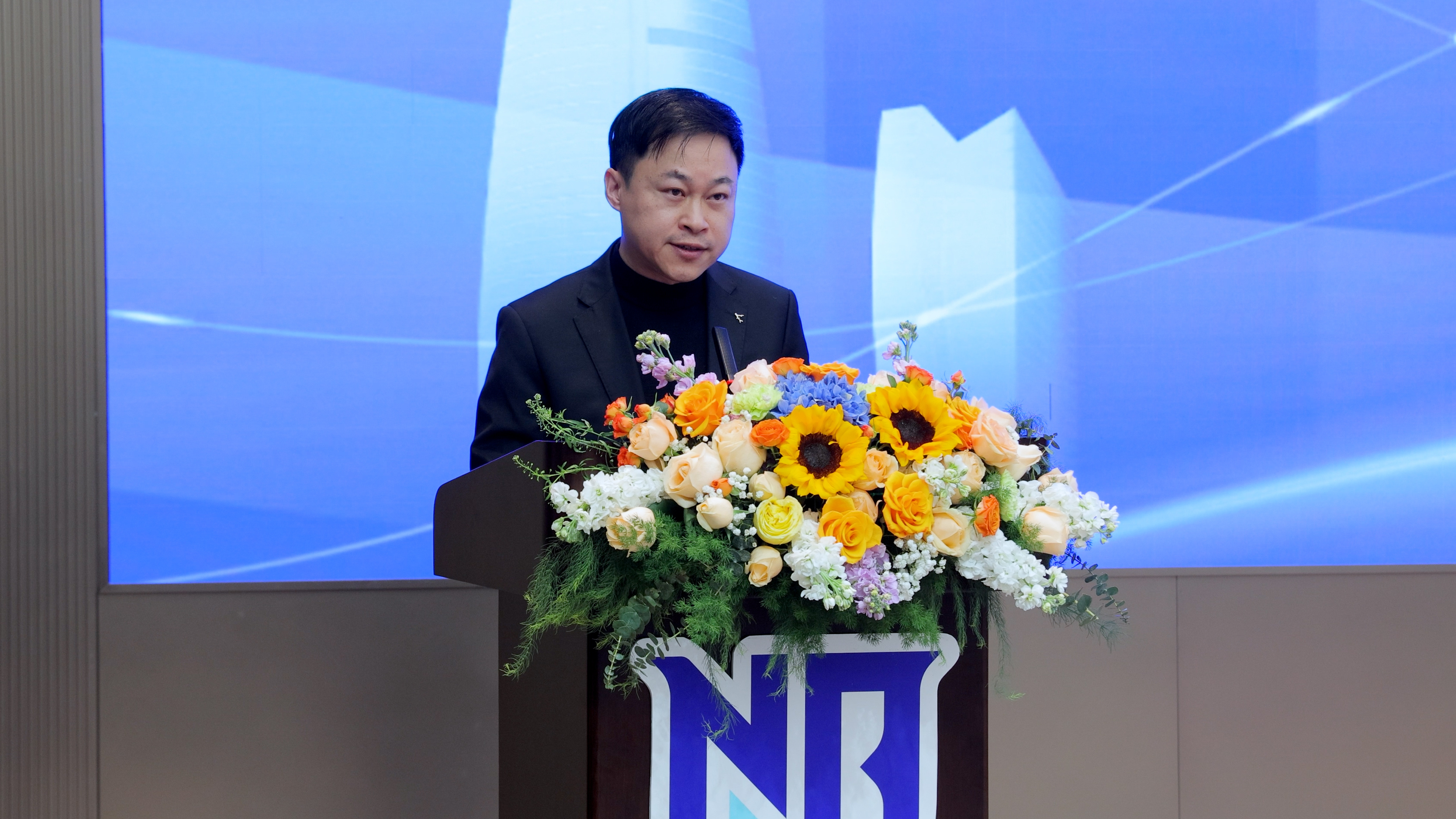 “甬”毅前行,坚不可摧!宁波职业足球俱乐部举行2026赛季出征仪式