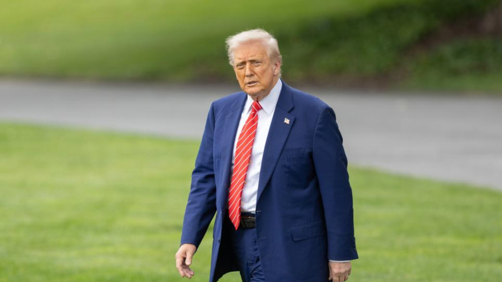 特朗普对在伊朗部署好意思大地戎行抒发“浓厚酷好”