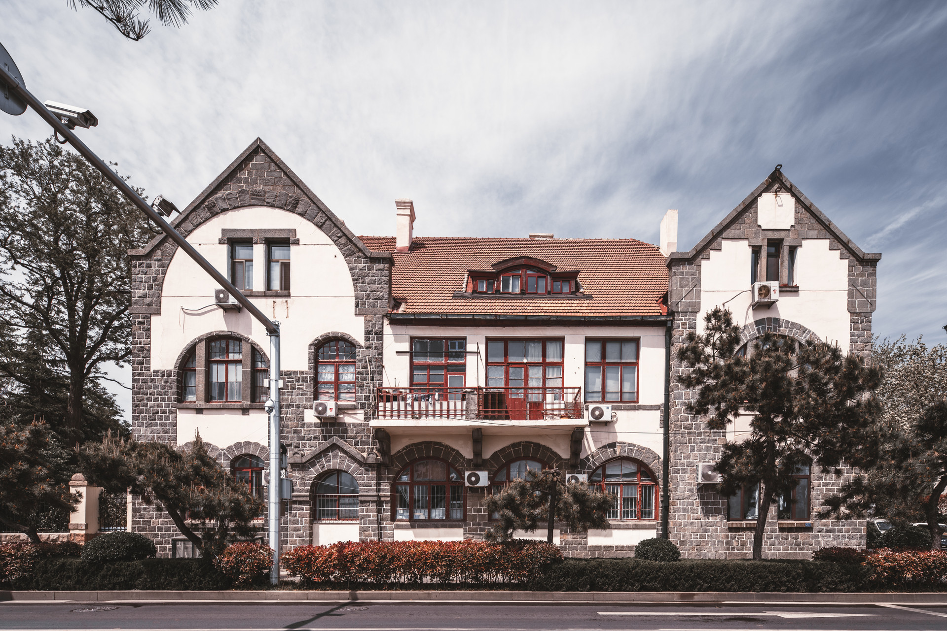 周恩来与青岛的红色记忆:海风长拂,伟人足迹映初心