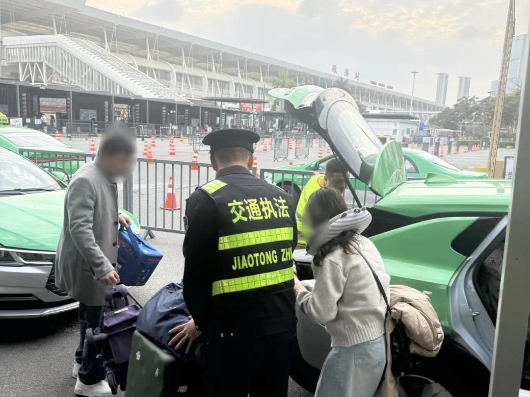 告别绕路找车 城轨珠海站地面出租车候客区启用