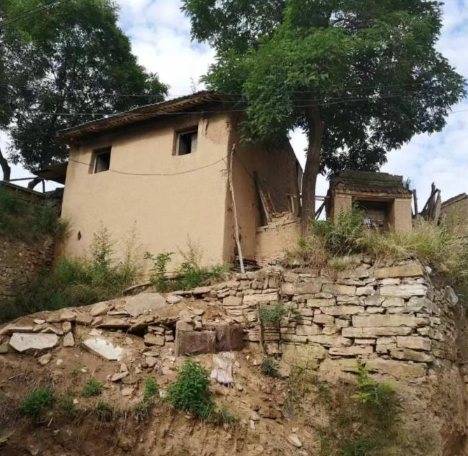 安定驿关路口的民宅