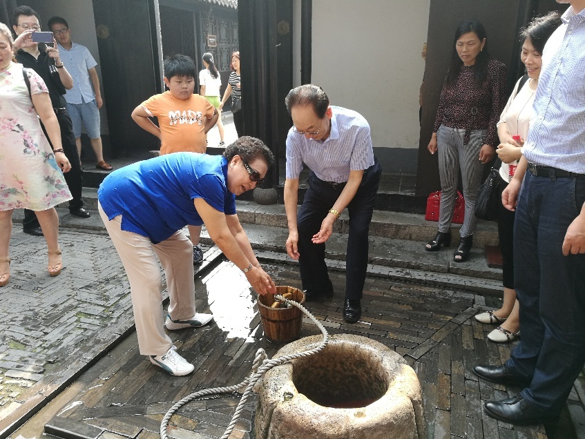 周尔均、邓在军夫妇