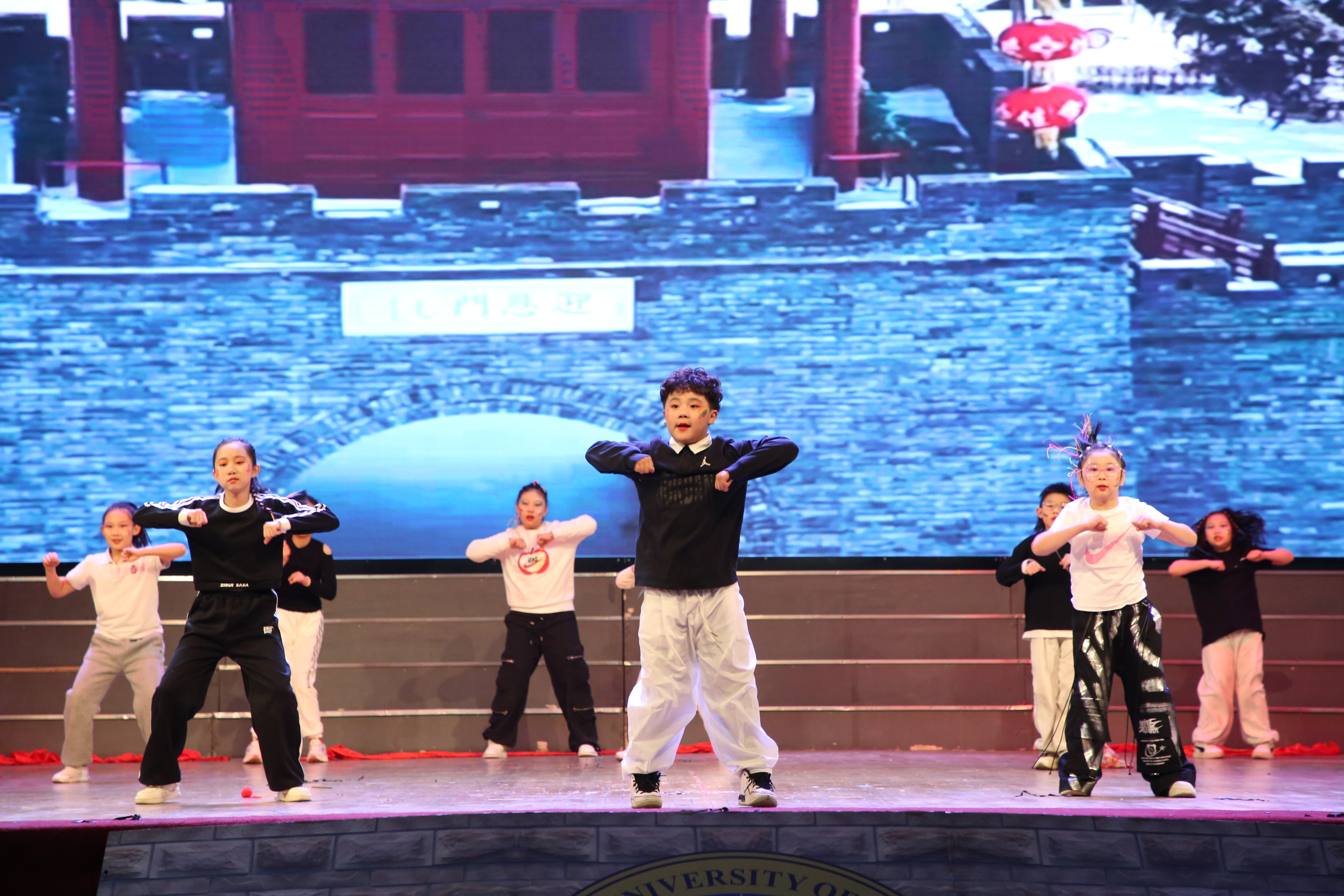 吉歌不辍燃初心 奋斗有我向未来 ——长春外国语实验学校2026年春季开学第一课圆满举行