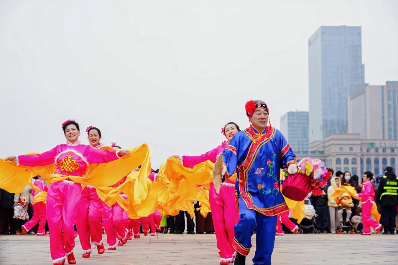 骐骥跃山海 文脉贺新春——崂山区2026春节民间文艺展演奏响新时代奋进乐章