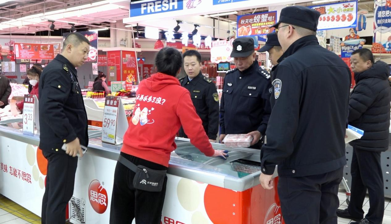 五常市公安局环食药侦大队联合市场监督管理局工作人员开展食品安全专项检查