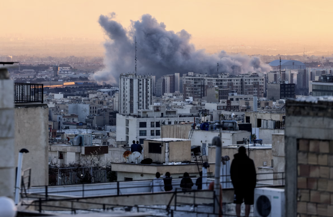 从“未来由你们决定”到“无条件投降”,美媒批特朗普对伊战略不断变化