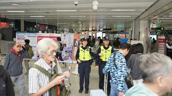 福田女警绽芳华 巾帼藏蓝映初心