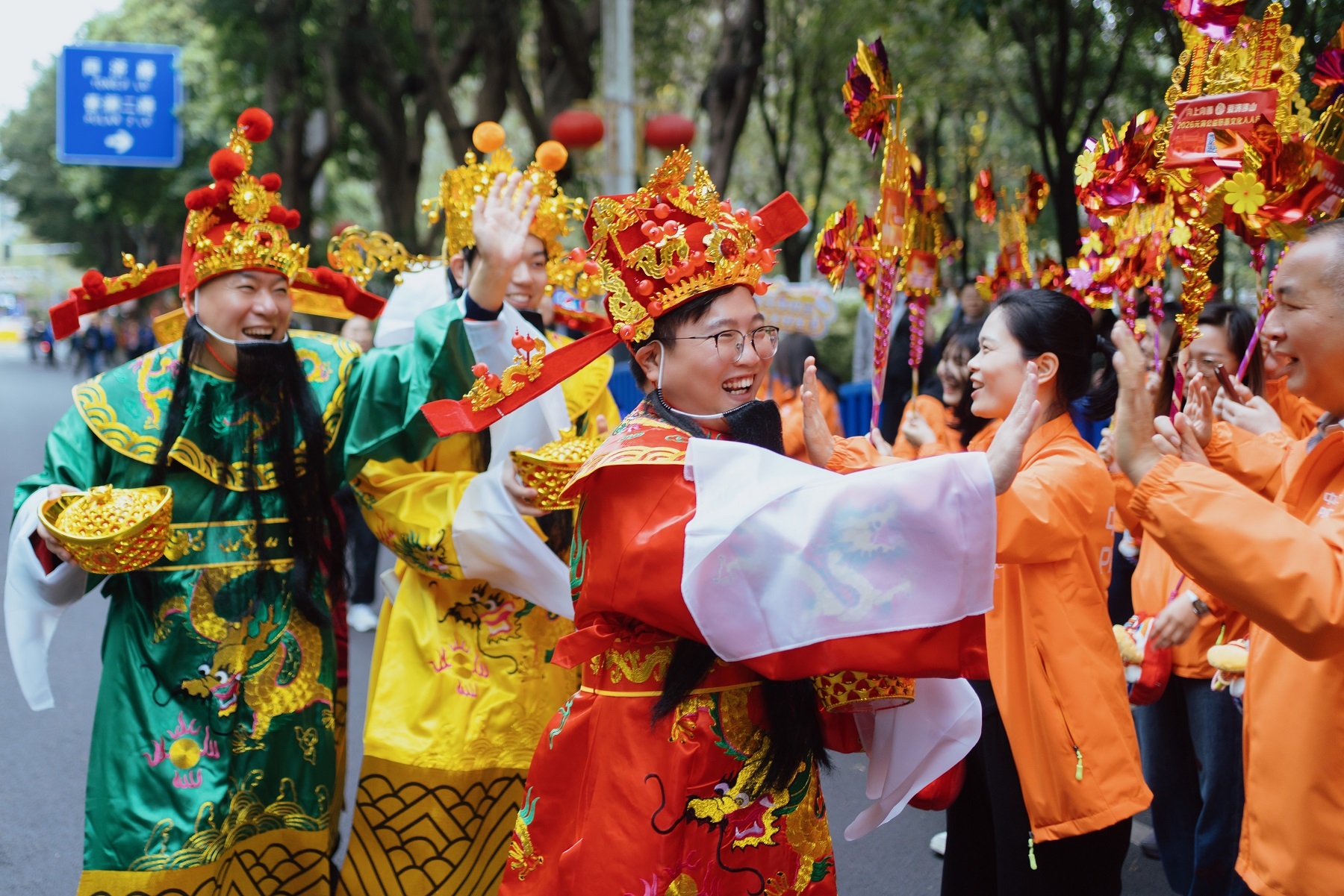 平安产险佛山分公司:开展“3·15”金融教育宣传活动之“行通济·守权益”民俗巡游活动