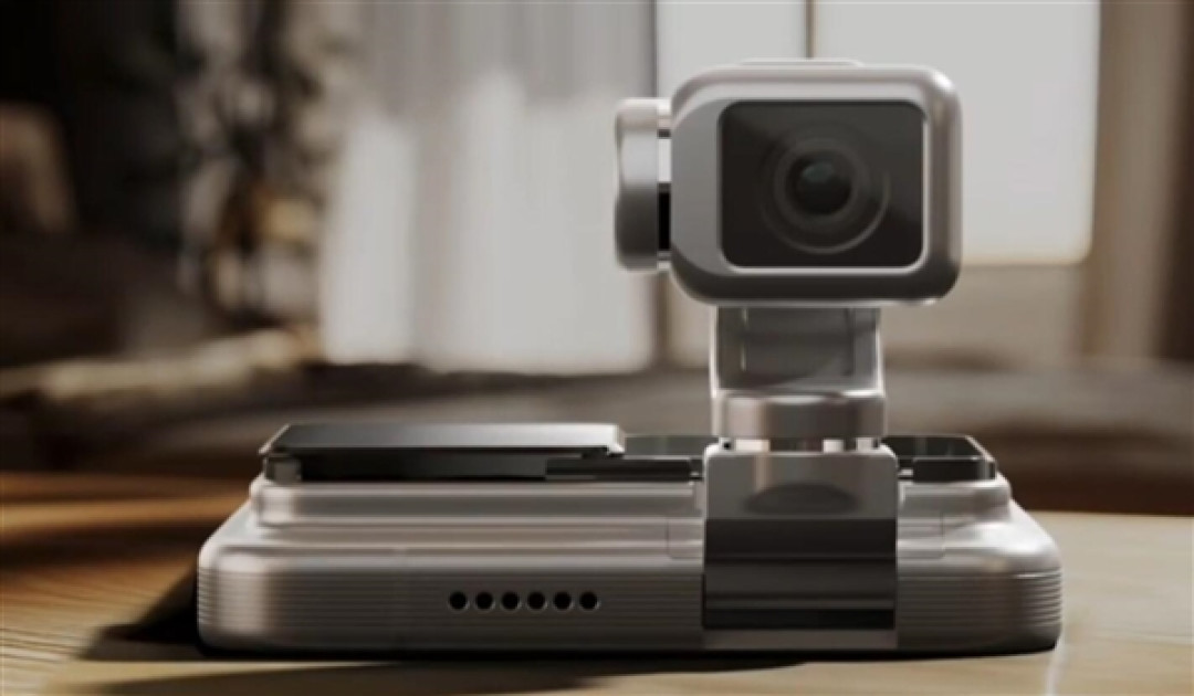 影石CEO刘靖康点赞荣耀Robot Phone