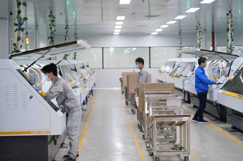 龙南鼎泰电子科技有限公司生产车间。叶婷婷/摄