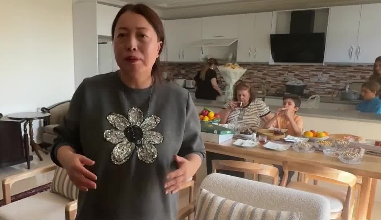 凤凰女记者走进伊朗普通家庭：日子真的很艰难，希望战争尽快结束