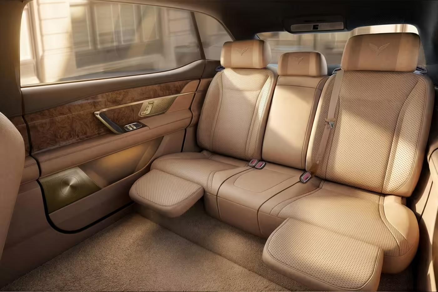 lac-hong-900s-rear-seat-1400x933.jpg (1400&times;933)