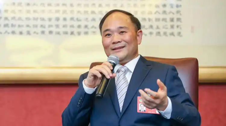 李书福谈飞行汽车进展: 至今还没有成功的