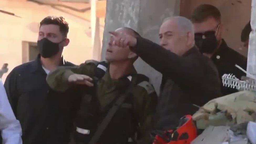 内塔尼亚胡视察遭伊朗袭击现场