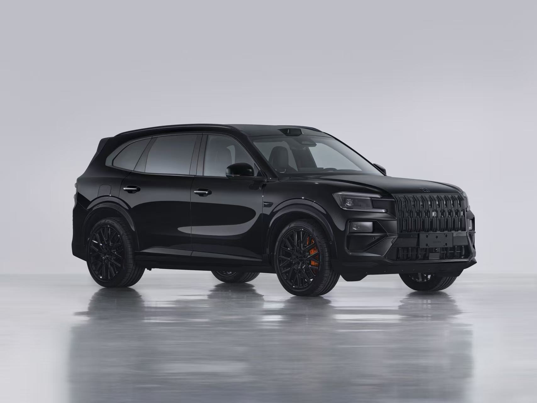 极氪8X三电机版官宣:首次配备315mm宽胎,顶配售价或超55万