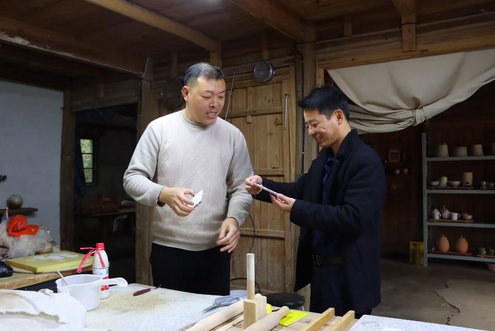 浮梁县：瓷韵润乡野 才聚兴山村