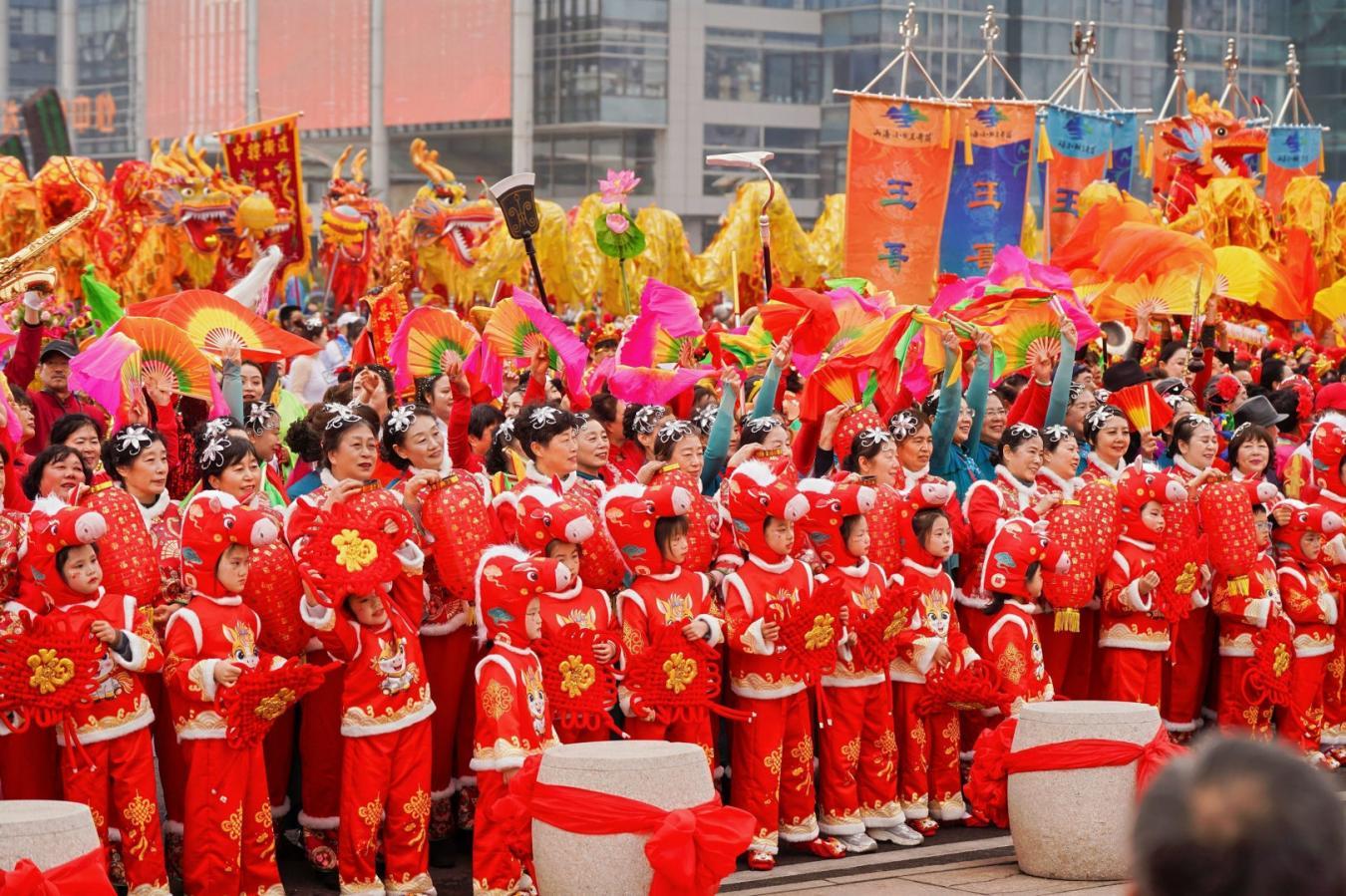 骐骥跃山海 文脉贺新春——崂山区2026春节民间文艺展演奏响新时代奋进乐章