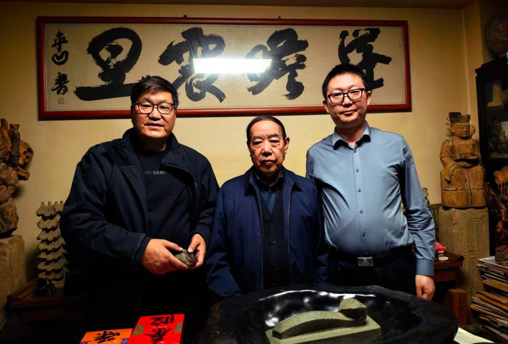 和贾平凹合影