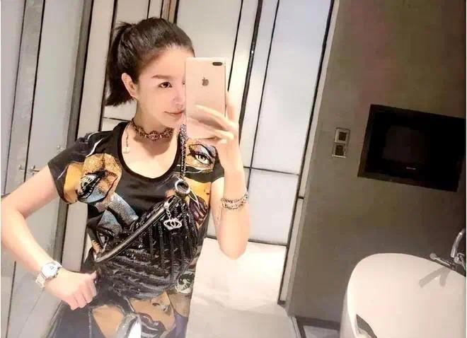 (谭明明地业外交媒体西发相片)