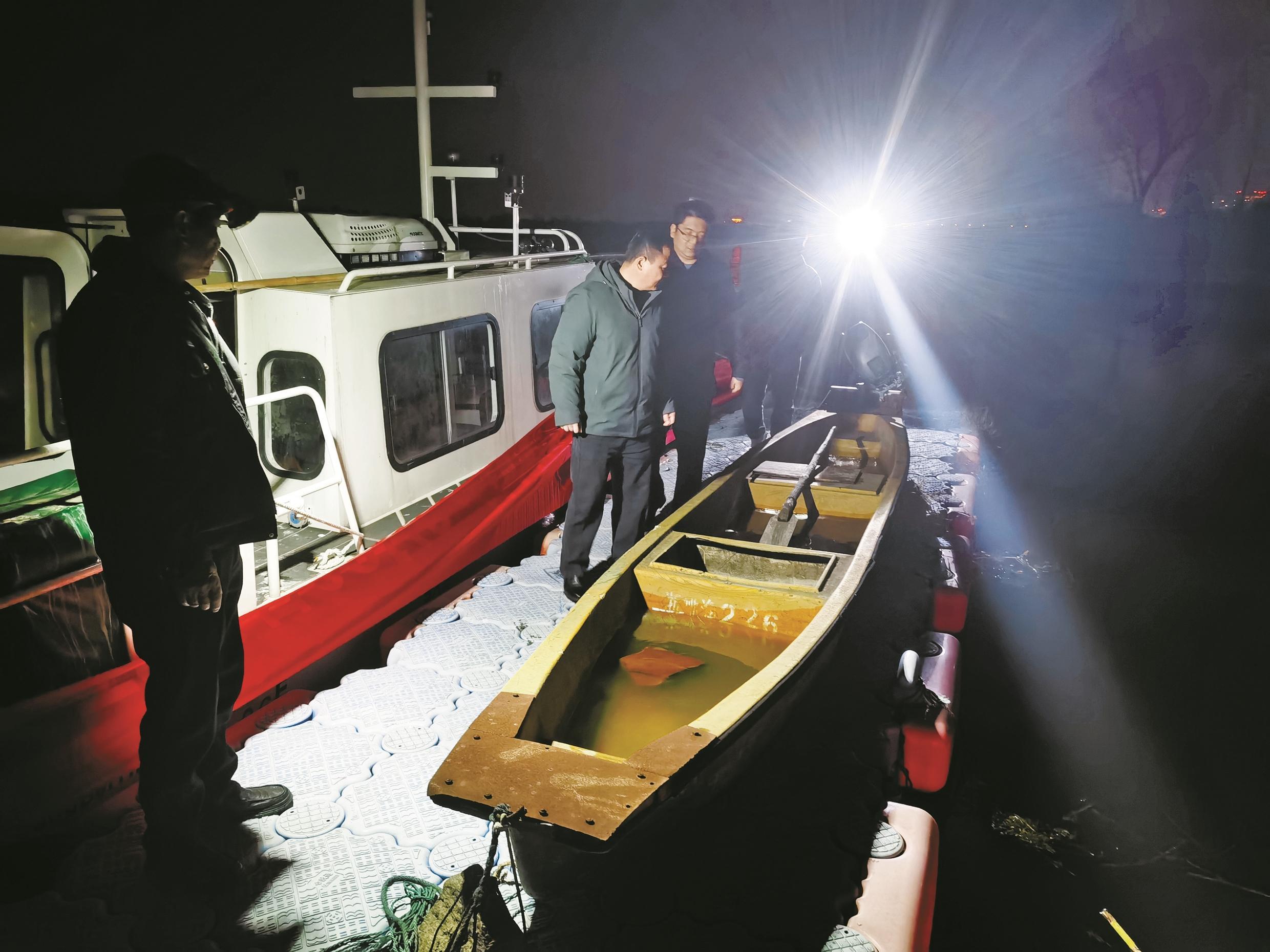 宁波127艘内河渔船昨起禁渔  执法部门开展夜间巡查