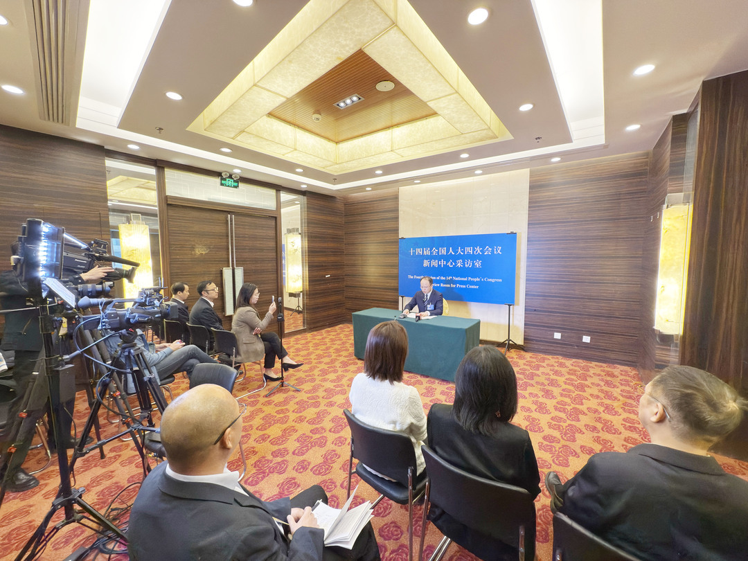 江西代表团举行首场新闻发布会