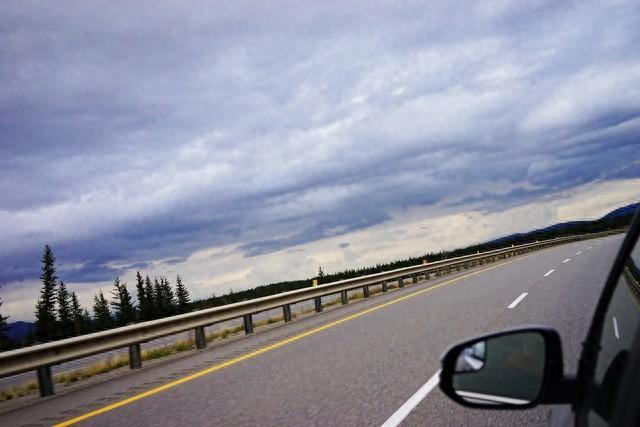 上高速才发现，有600km续航的电车根本不够用！买车前想清楚