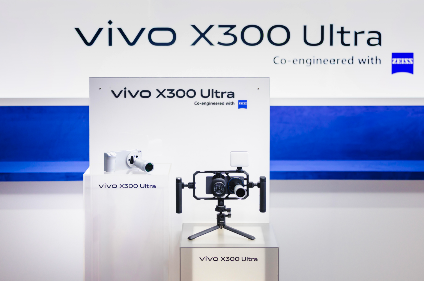 vivo X300 Ultra亮相MWC 2026:配备400mm增距镜及专用兔笼
