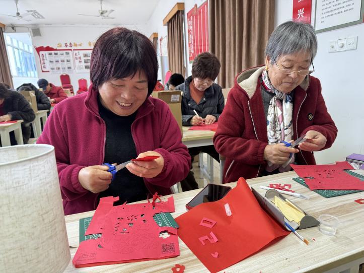 天上伴月圆 人间情更浓——镇海各社区多彩活动庆元宵