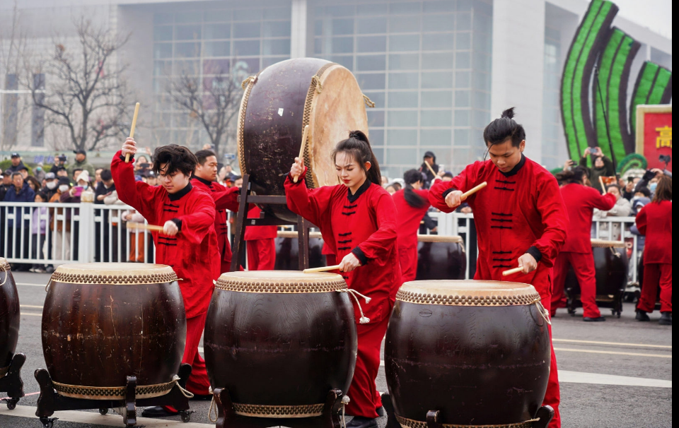 骐骥跃山海 文脉贺新春——崂山区2026春节民间文艺展演奏响新时代奋进乐章