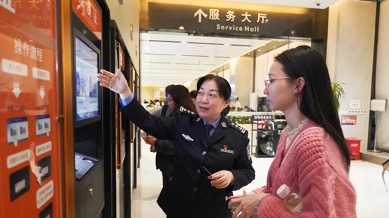 福田女警绽芳华 巾帼藏蓝映初心