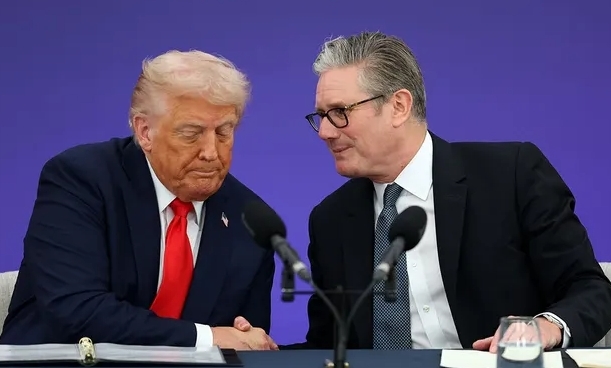 涉对伊行动，特朗普称对英国失望，英首相回应