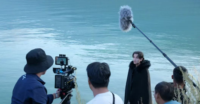 《爱如天山不化雪》拍摄现场（何德乾提供）