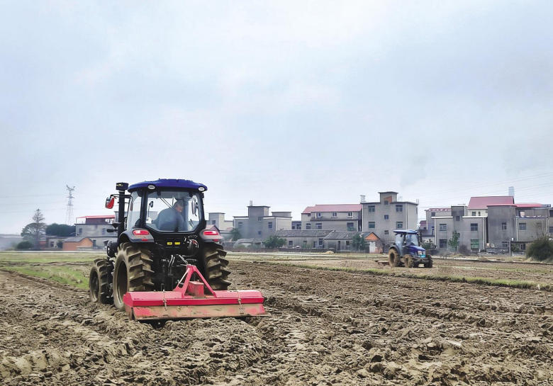 彭宗村高标准农田春耕现场