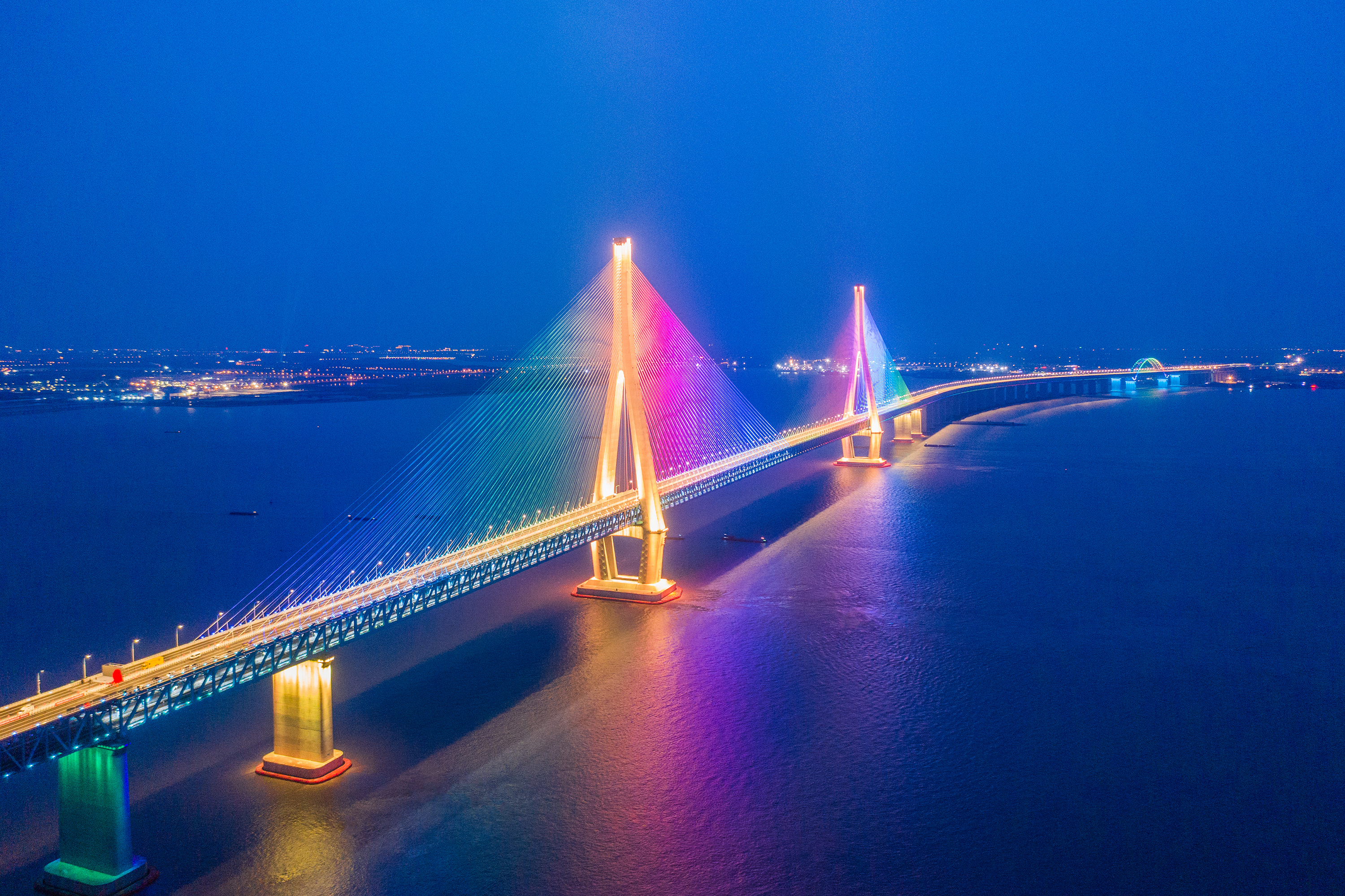 南通沪苏通大桥 孔玮 摄