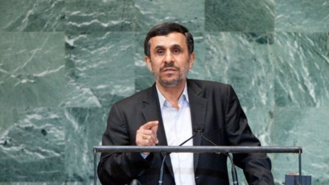 伊朗前总统内贾德遇袭身一火