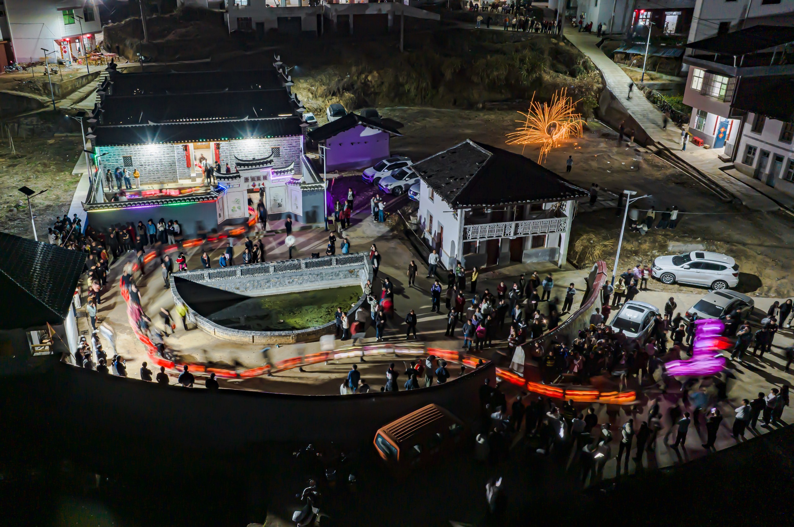 激光秀、猜灯谜、做花灯、舞桥灯！抚州各地热热闹闹庆元宵