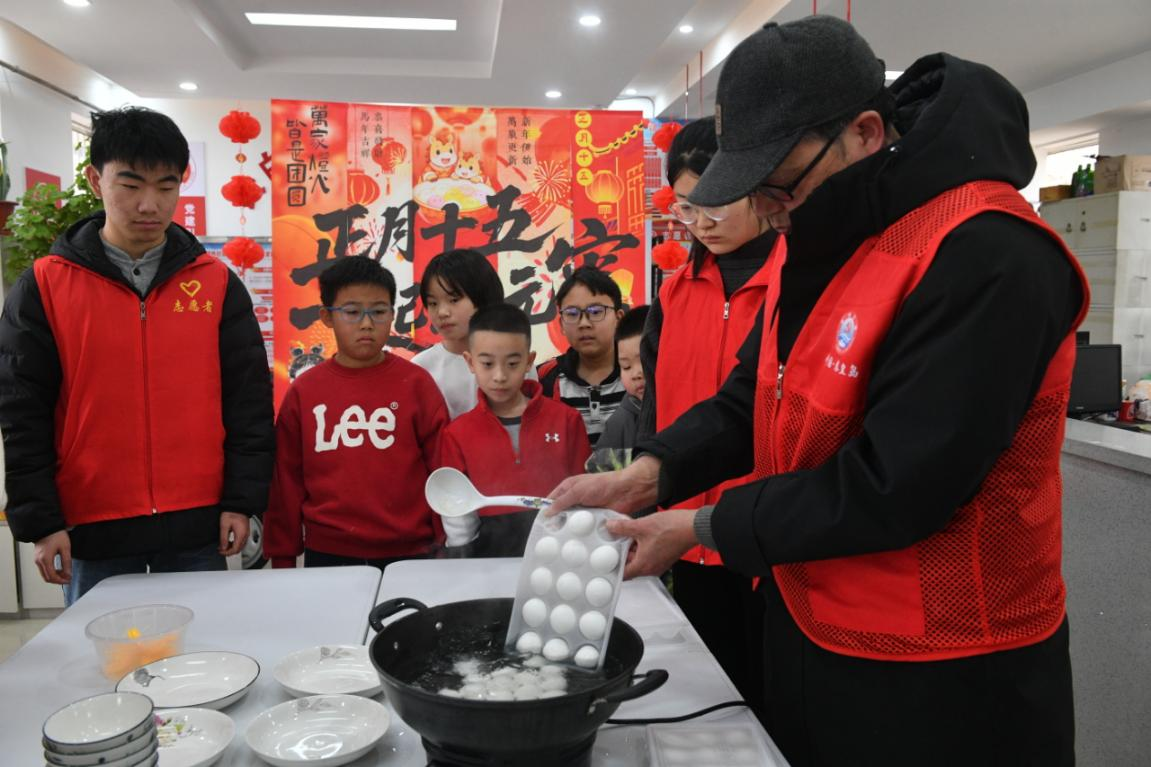 秦皇岛北戴河新区南戴河街道开展“情暖元宵 志愿同行”主题文化活动