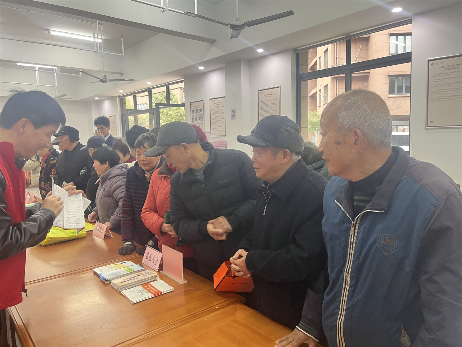 农银人寿宁波分公司 组织开展“3·15”金融知识进社区宣教活动