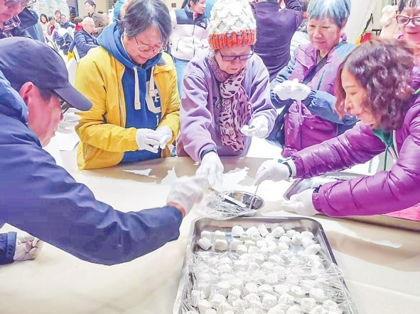 “这里好山好水，我很喜欢”香港百人旅游团畅游庐山（图）
