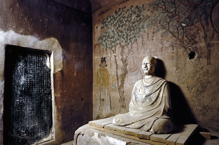 莫高窟第17窟藏经洞内景(资料照片) 敦煌研究院供图