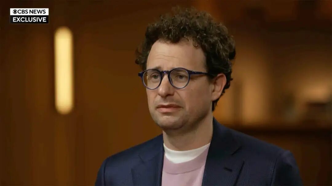 Claude被特朗普封杀24小时登顶App Store,CEO含泪首发声