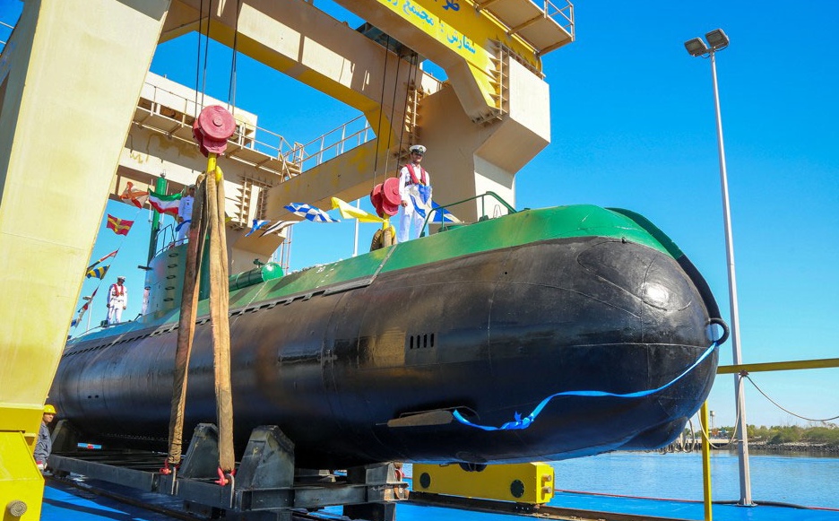 布雷封锁海峡不是“一锤子买卖”,首次布设后的补雷相当重要,伊朗袖珍潜艇在这方面具有先天优势。