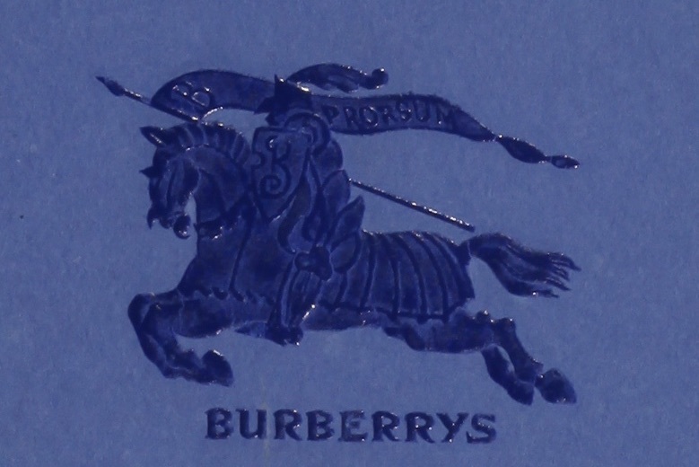 Burberry 隆重呈献《传奇风衣：经典映像》全球广告大片