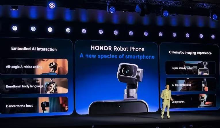 荣耀机器人手机Robot&nbsp;Phone亮相：有两个AI核心能力