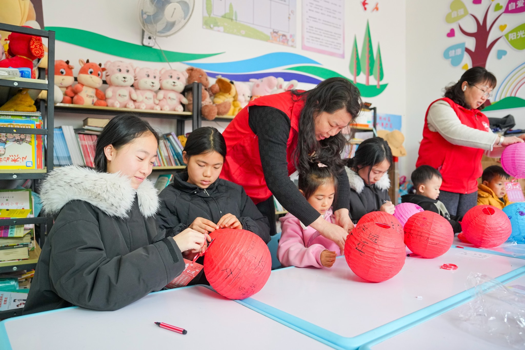 激光秀、猜灯谜、做花灯、舞桥灯！抚州各地热热闹闹庆元宵