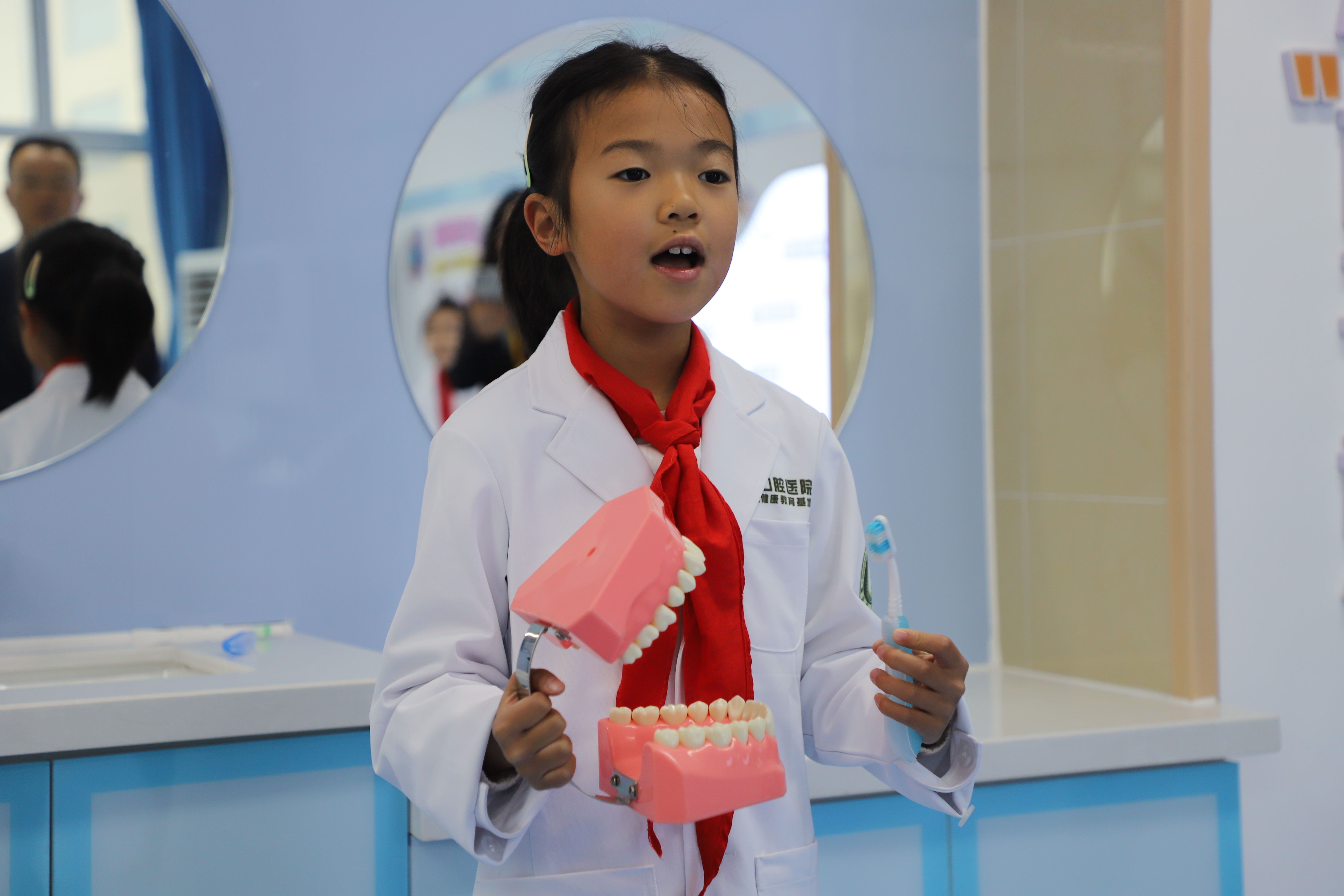 青岛“智慧化口腔健康校园”创新成果首秀，向龋病难题宣战