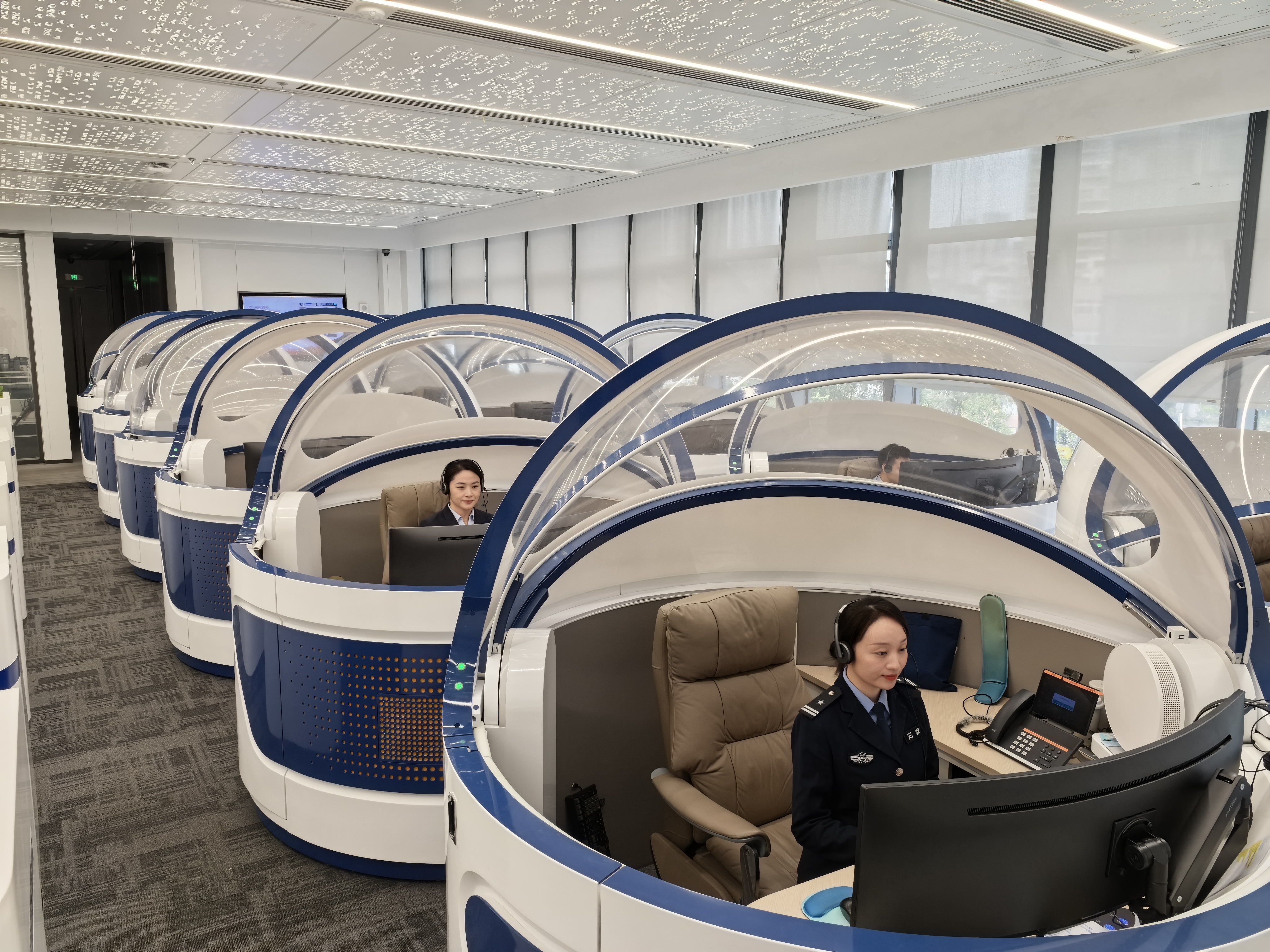 玫瑰铿锵 绽放“声命线”  深圳110接警中心荣膺全国“巾帼文明岗”