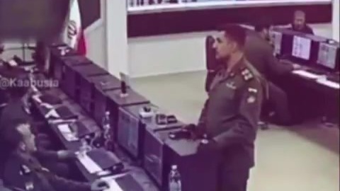 “伊朗指挥部被精确打击瞬间”AI视频合集疯传