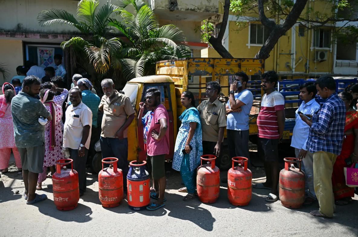 霍尔木兹海峡断航,印度“气荒”,10亿人的灶台烧不起火